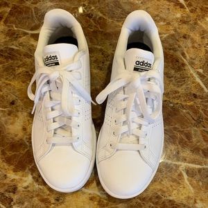 Women’s White Adidas Cloudfoam Size 8.5